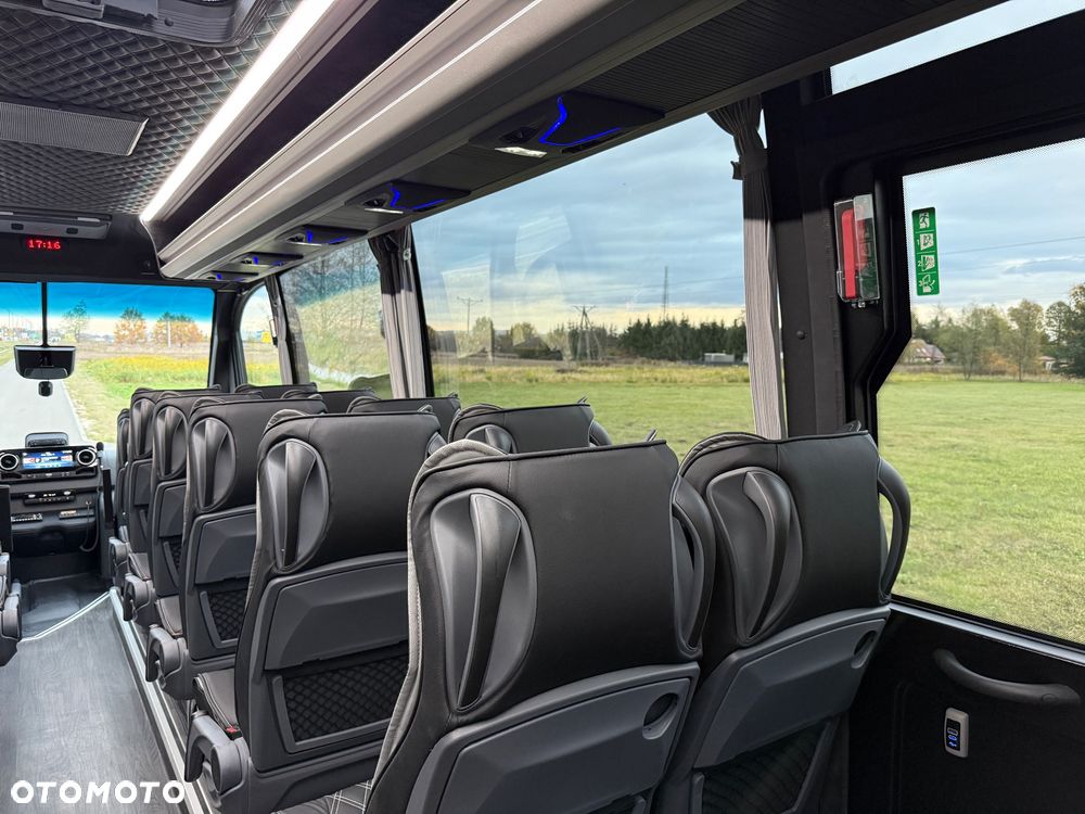 Mercedes-Benz Sprinter 519 - 27
