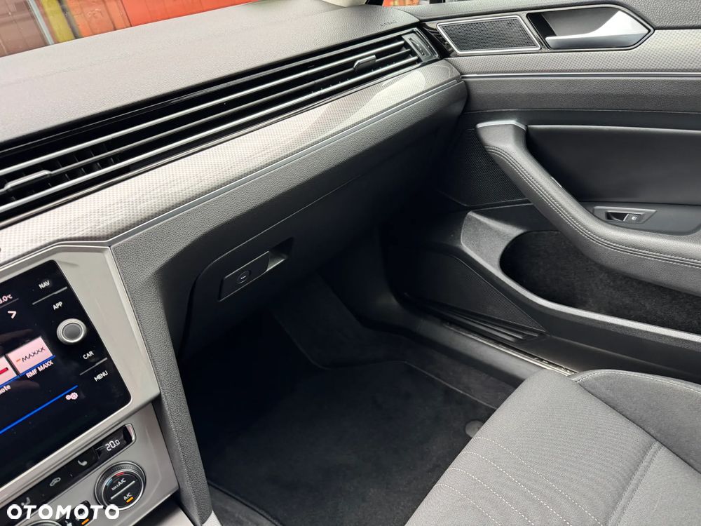 Volkswagen Passat Alltrack 2.0 TDI SCR 4Motion DSG - 17