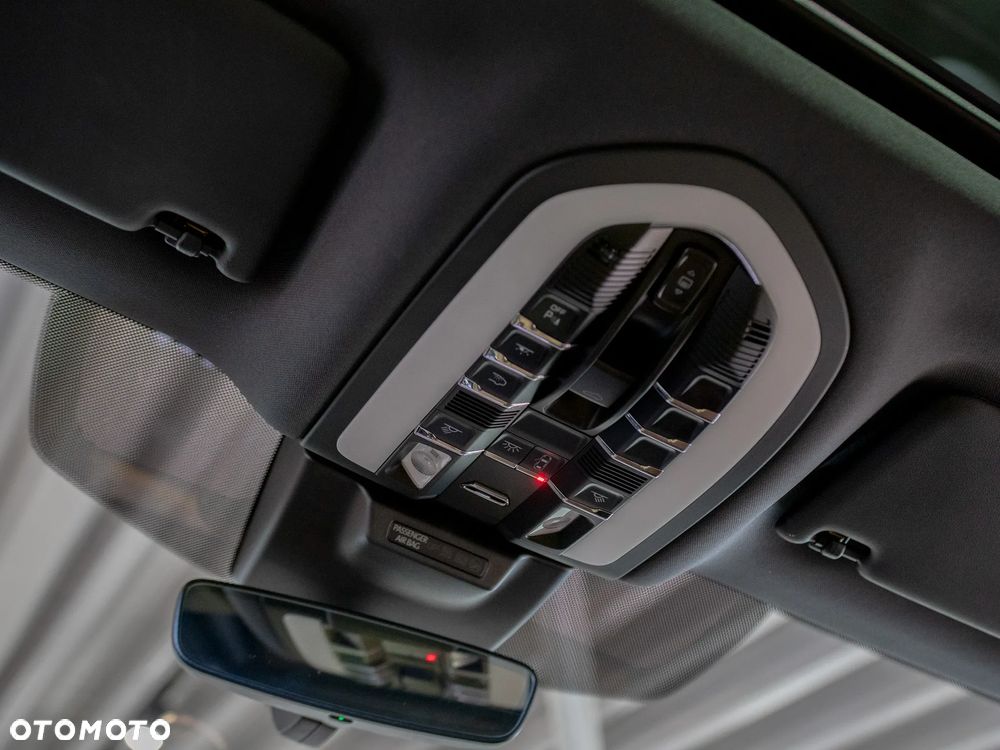 Porsche Macan T - 25