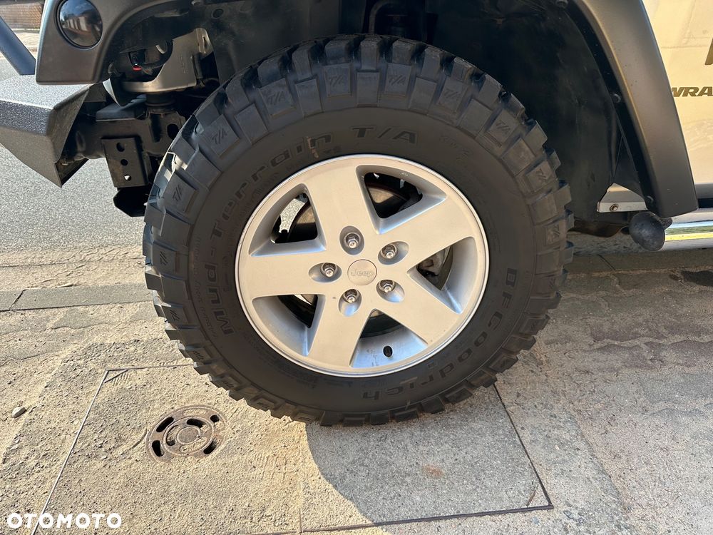 Jeep Wrangler - 11