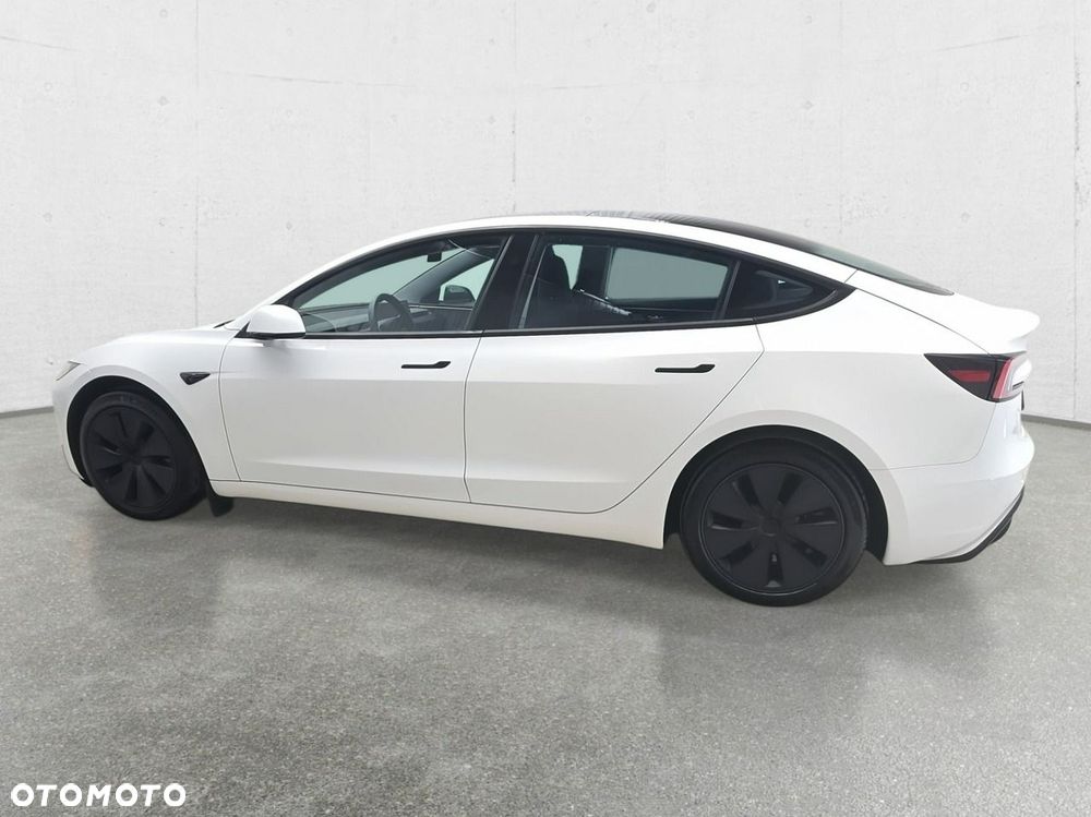 Tesla Model 3 - 4