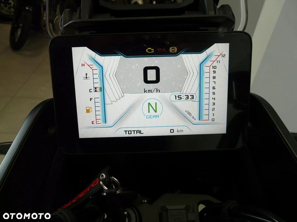 QJMOTOR SVT 650X - 24