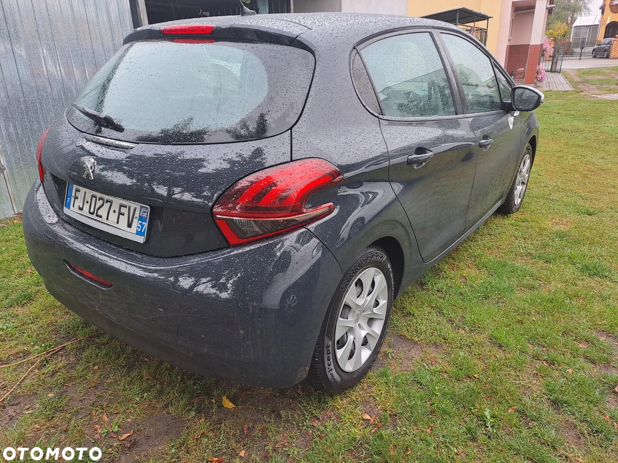 Peugeot 208 1.2 PureTech Like S&S - 4