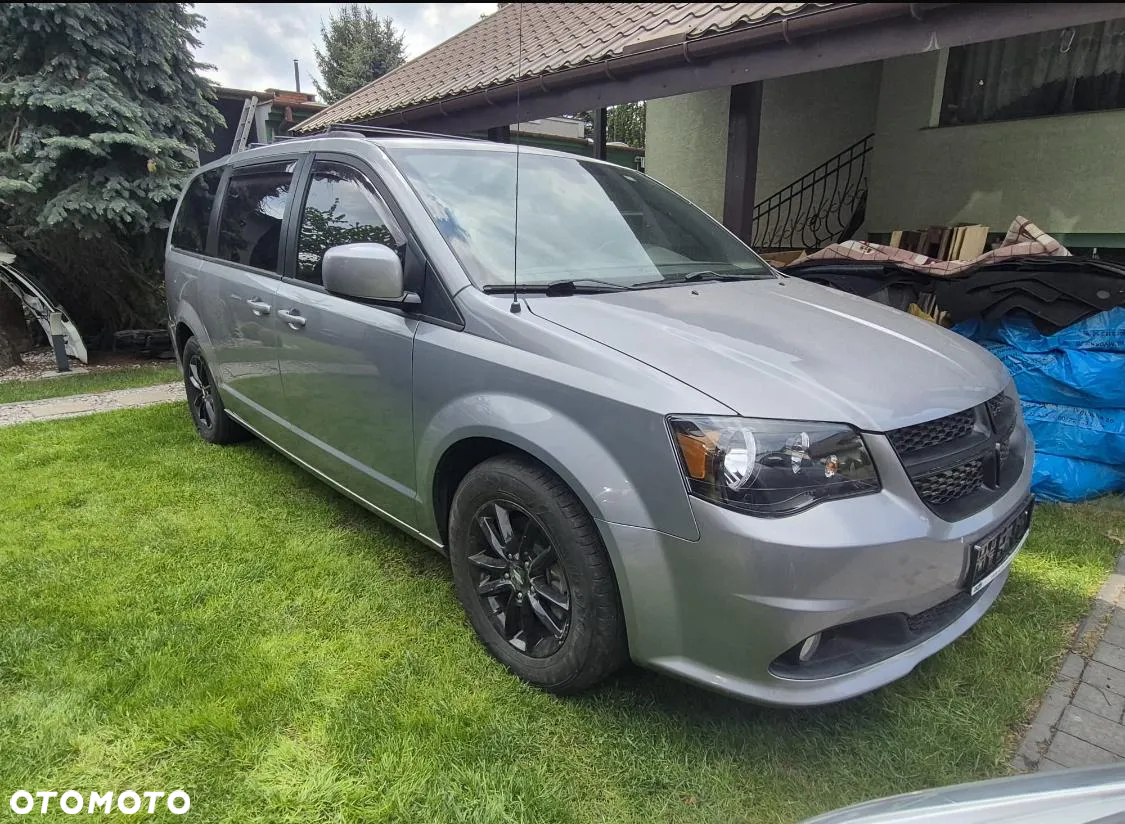Dodge Grand Caravan - 35