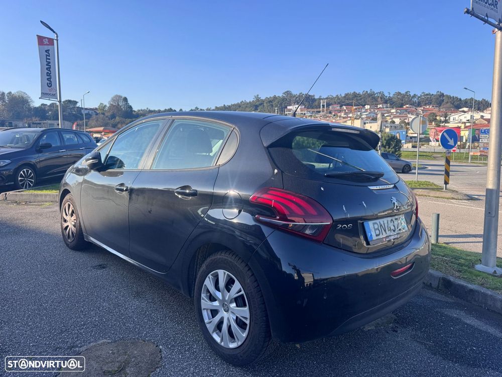 Peugeot 208 - 4