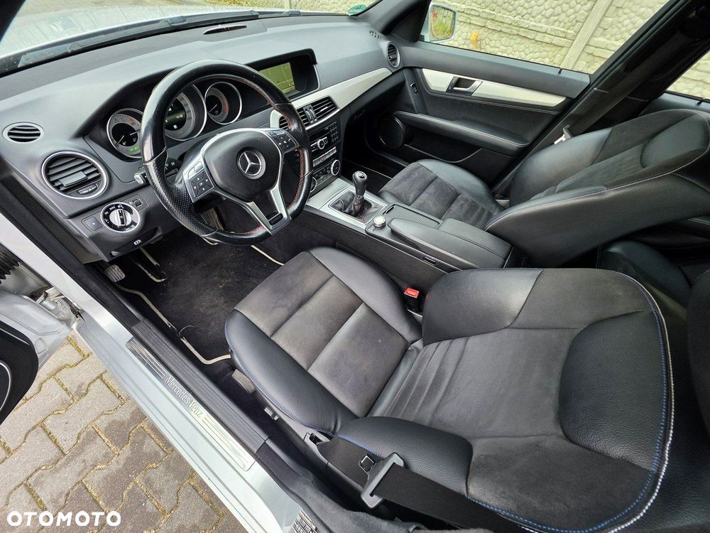 Mercedes-Benz Klasa C 180 T Edition - 11