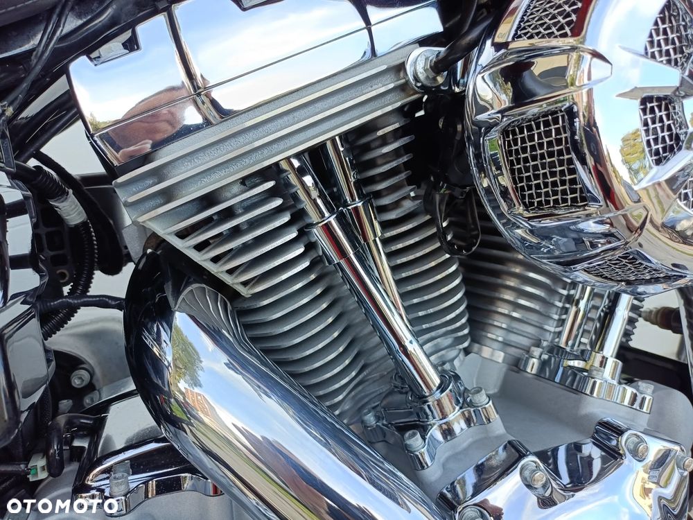 Harley-Davidson Dyna Super Glide - 13
