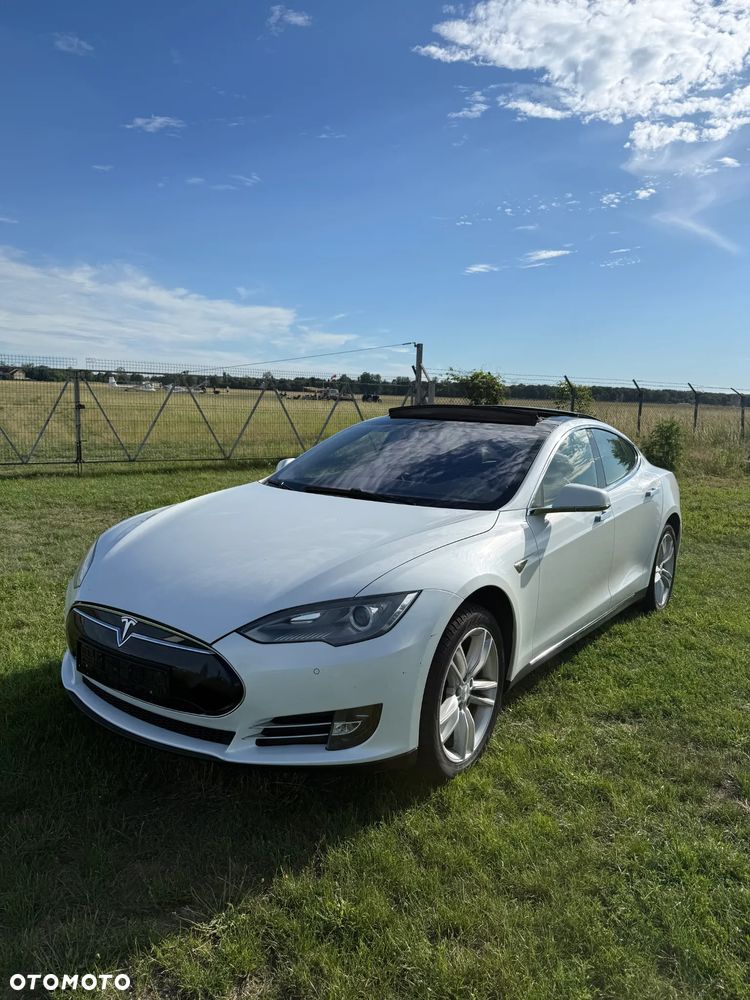 Tesla Model S Performance - 1