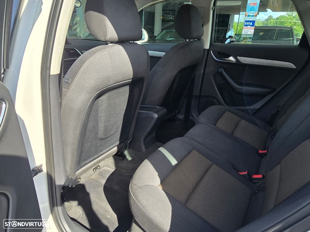 Audi Q3 2.0 TDI Attraction - 22