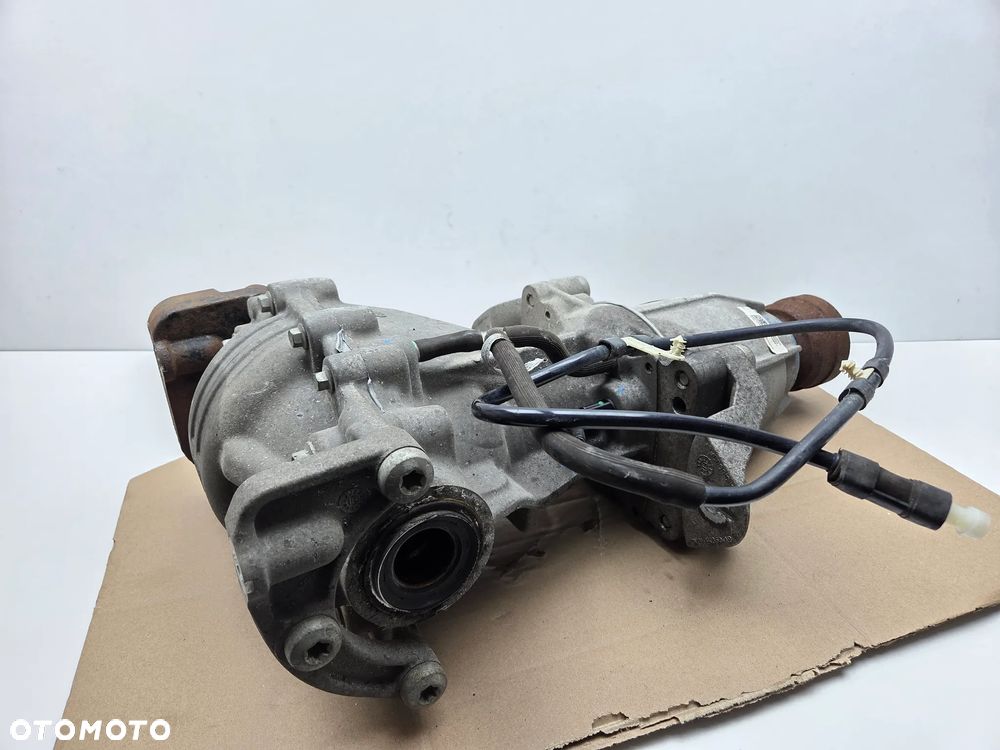 MOST TYL DYFER  TYLNY  CV6W-4B025-DF FORD KUGA II MK2 - 11