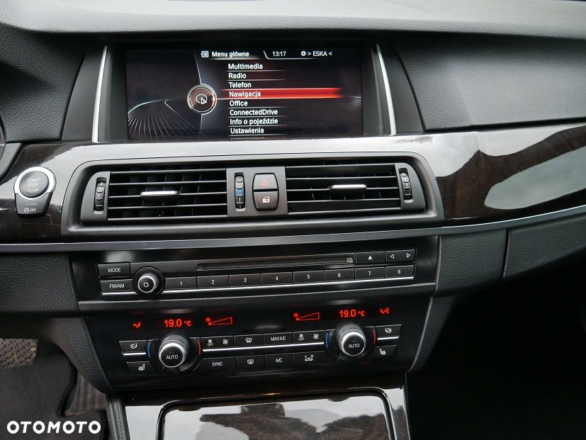 BMW Seria 5 528i xDrive Sport-Aut Luxury Line - 13