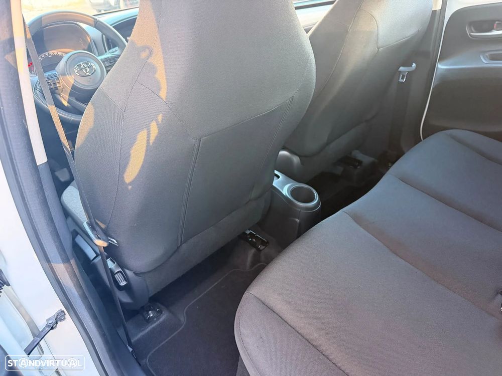 Toyota Aygo x-play - 24