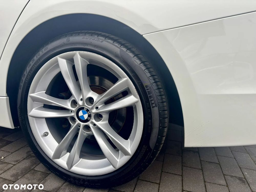 BMW Seria 3 320i xDrive Advantage - 15