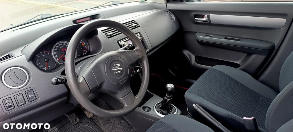 Suzuki Swift - 11