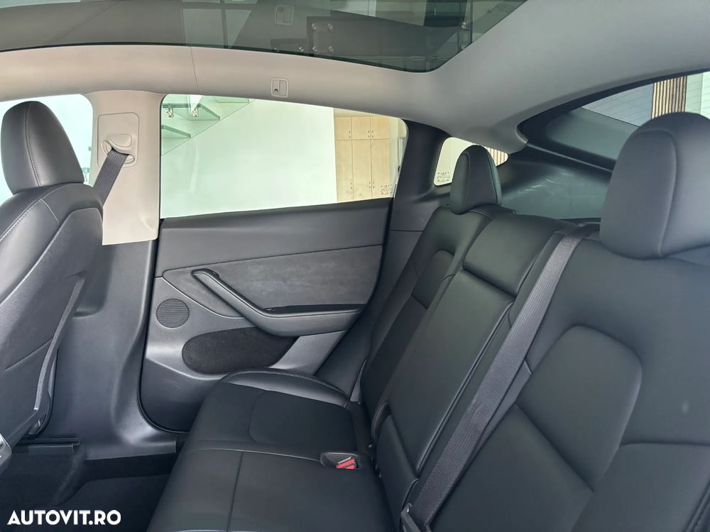 Tesla Model Y RWD - 14
