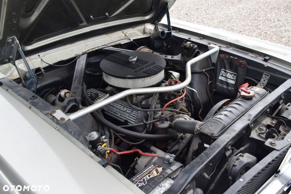 Ford Mustang - 12