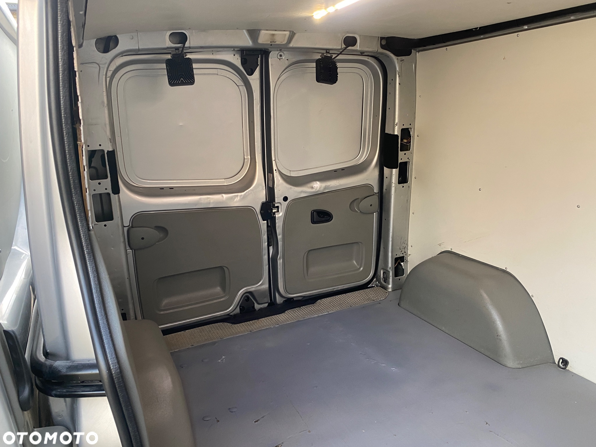 Opel VIVARO - 33