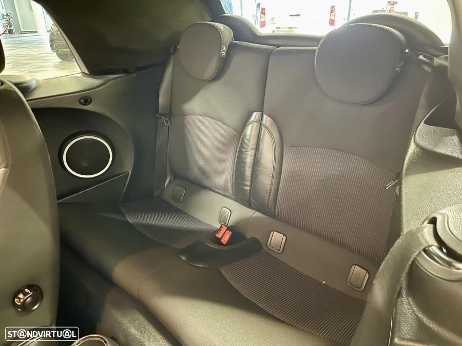 MINI Cabrio Cooper - 21