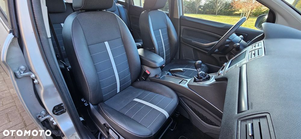 Ford Kuga 2.0 TDCi 2x4 Titanium - 18