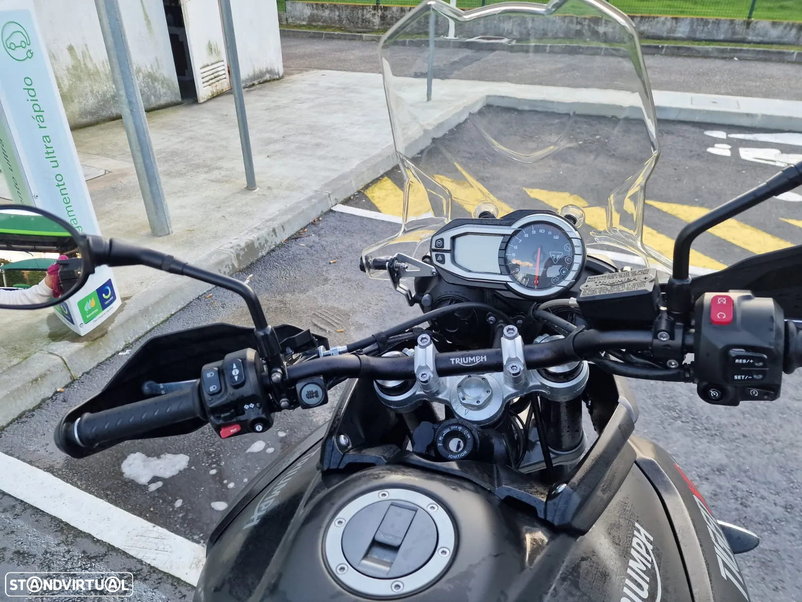 Triumph Tiger 800 XRX - 3
