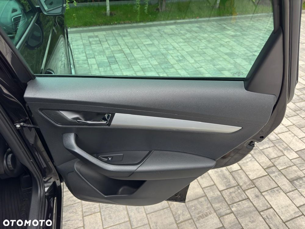 Skoda Karoq 1.5 TSI ACT 4x2 Ambition DSG - 26