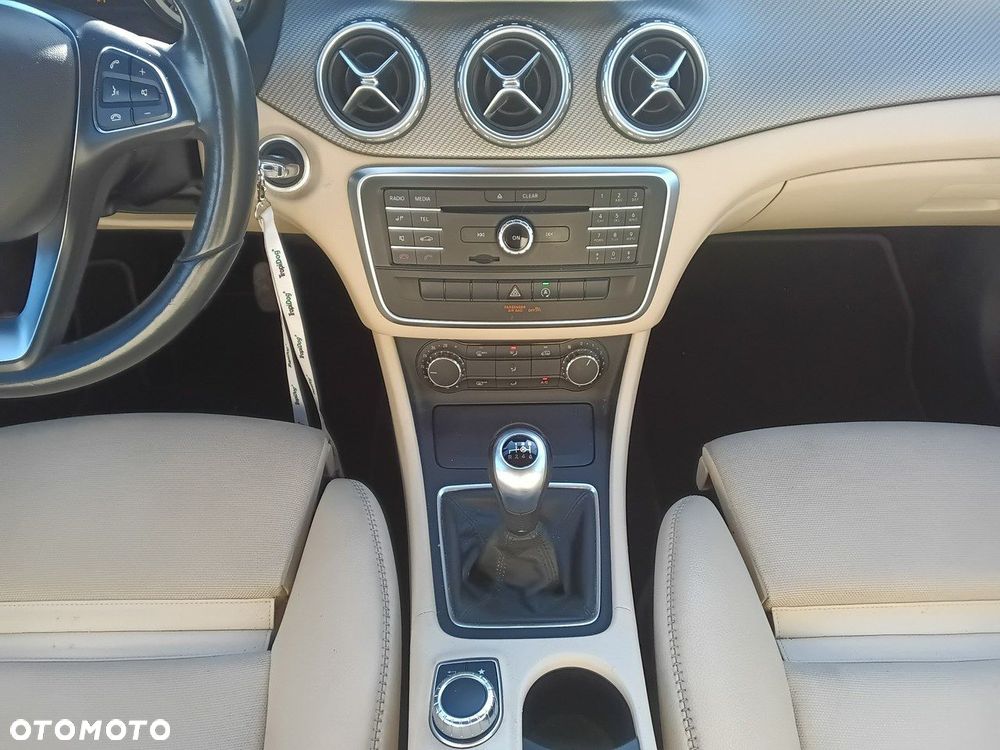 Mercedes-Benz GLA - 18