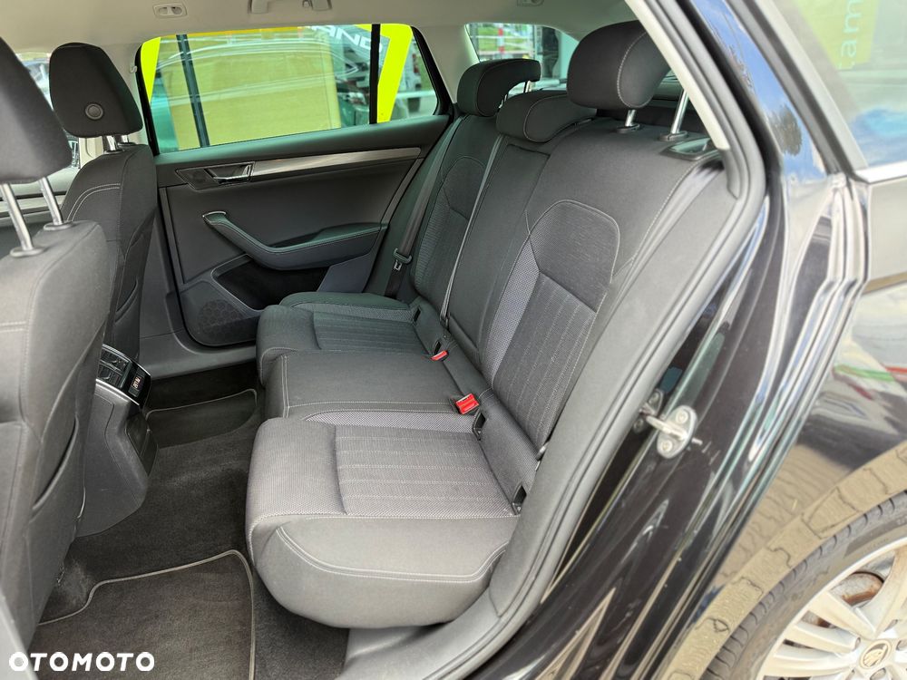 Skoda Superb 2.0 TDI DSG Ambition - 14