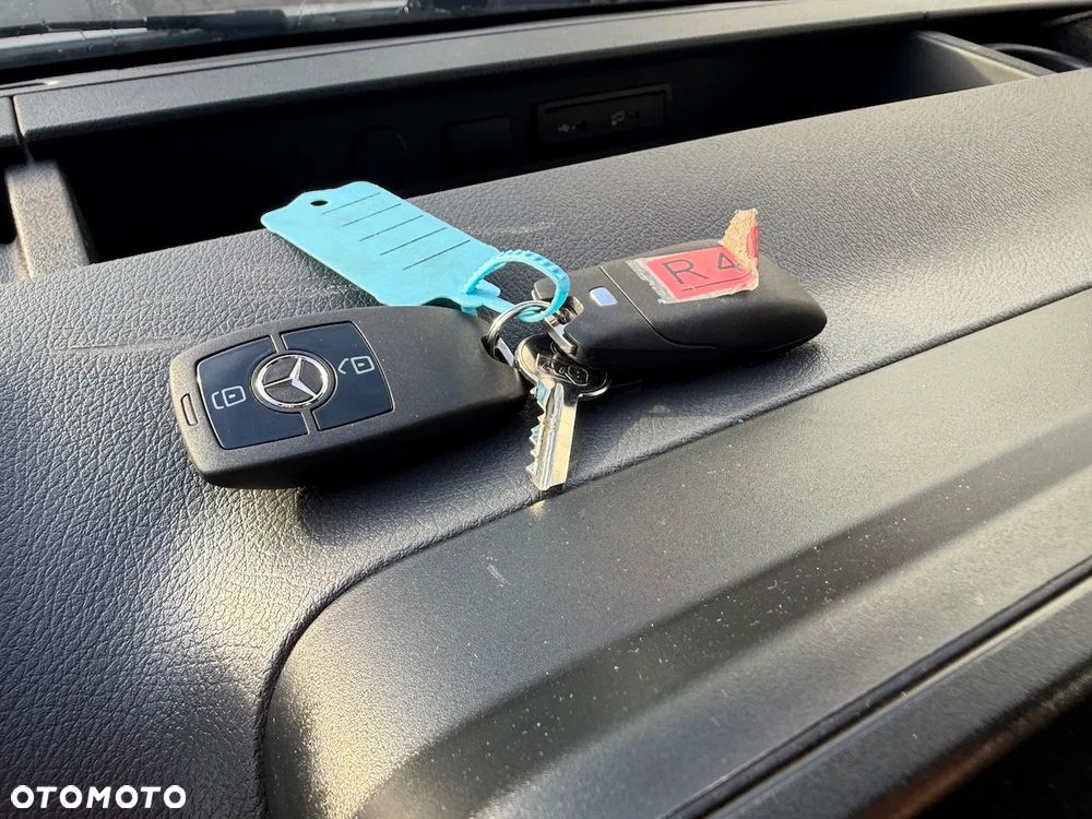 Mercedes-Benz Sprinter - 12