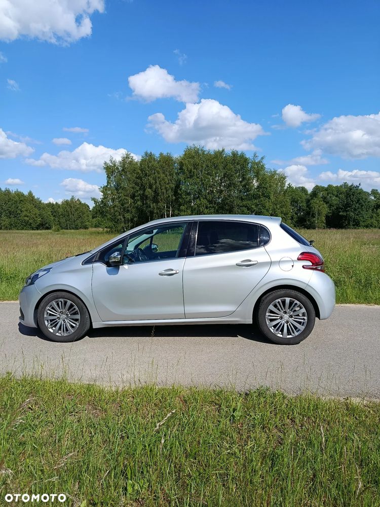Peugeot 208 PureTech 110 Stop & Start Allure - 10