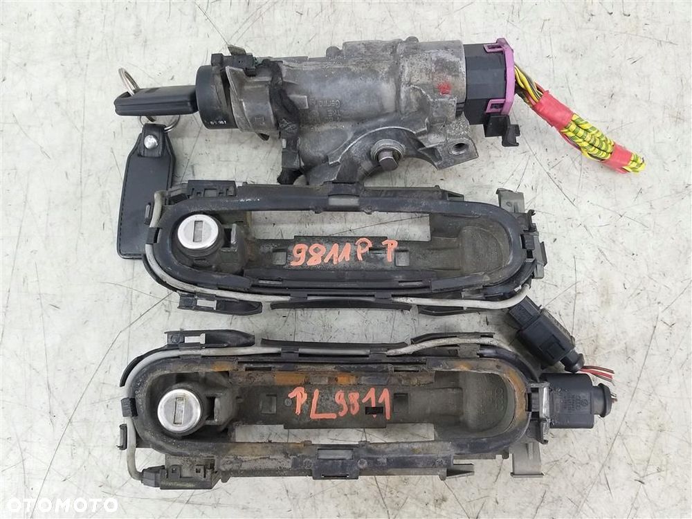 Stacyjka+ komplet wkładek Audi A4 B5 R 95-01 8 PIN CENA ZA KOMPLET ZE ZDJĘĆ - 1