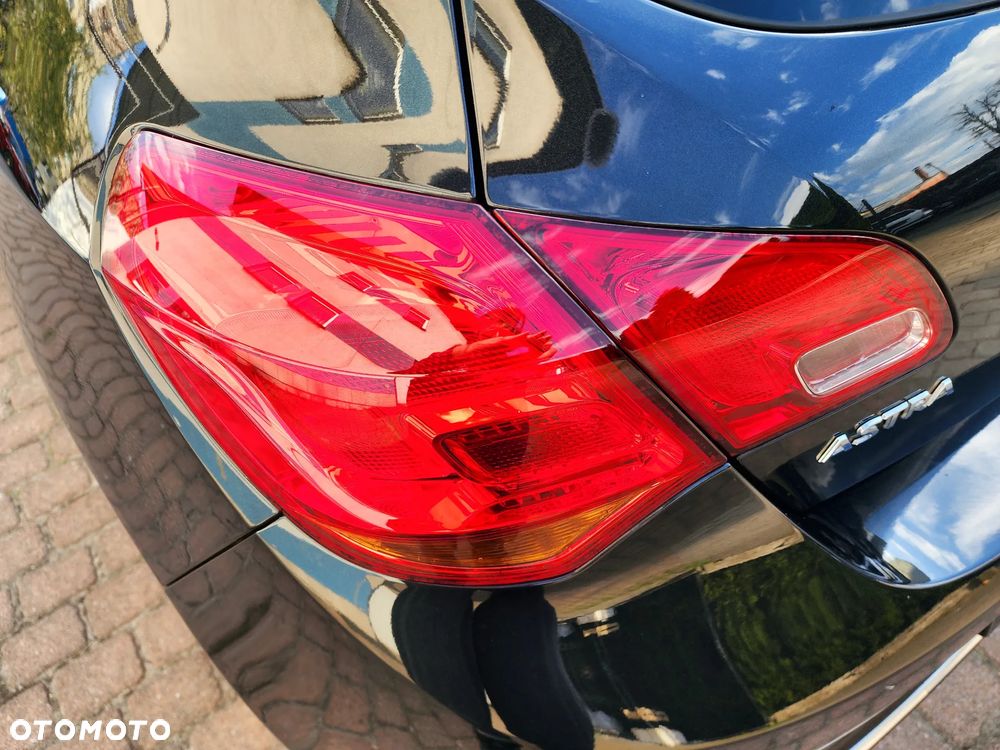 Opel Astra 1.4 Turbo 150 Jahre - 16