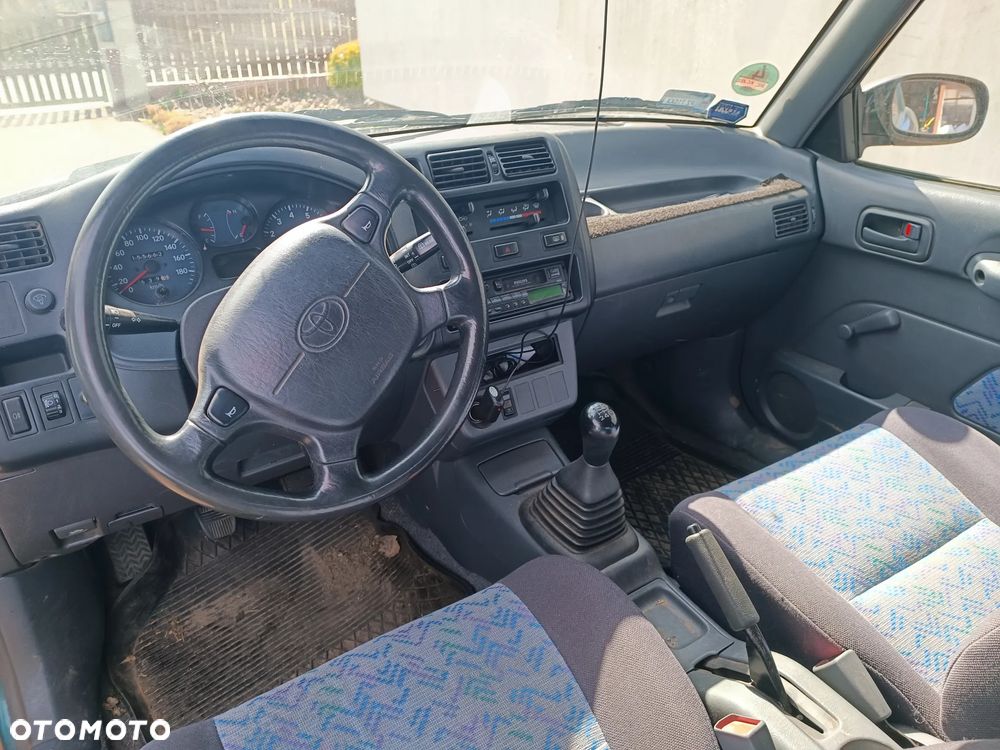 Toyota RAV4 2.0 - 6