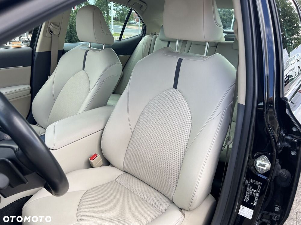 Toyota Camry 2.5 Hybrid Executive CVT - 13