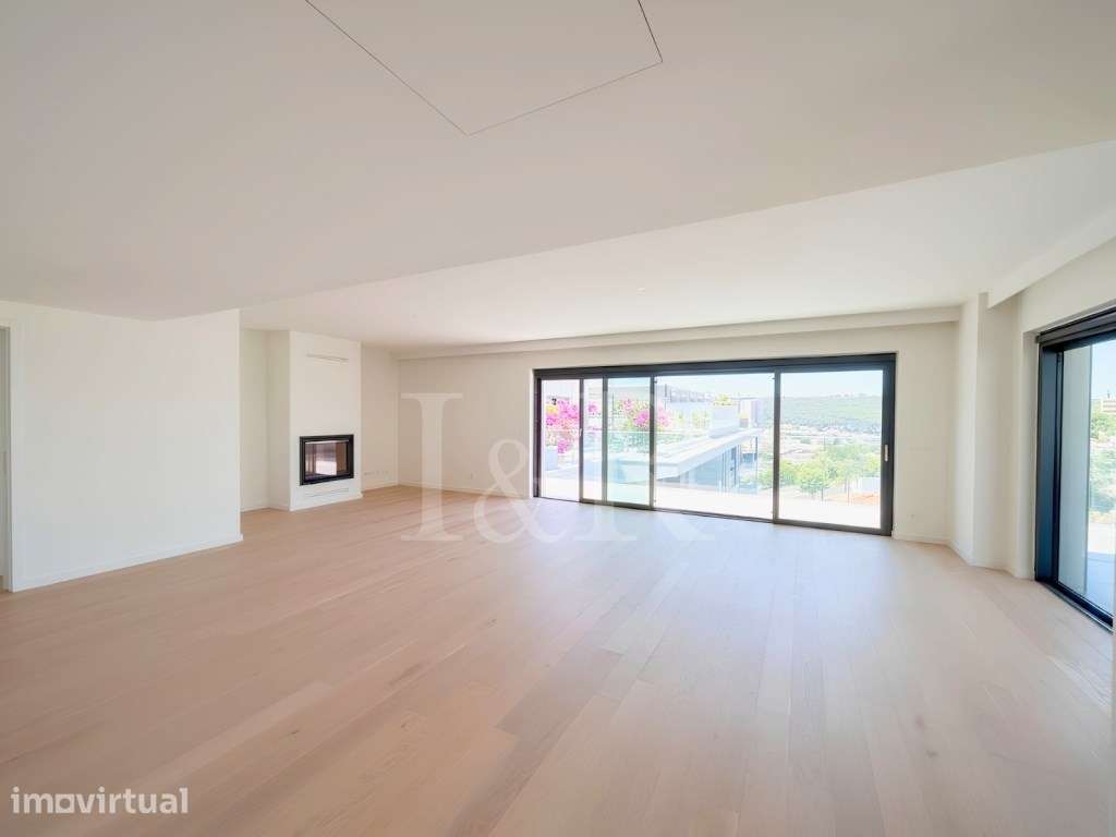 Penthouse T4 com terraço e piscina na Praça de Espanha - Grande imagem: 4/120