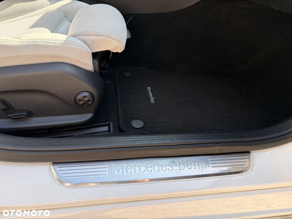Mercedes-Benz Klasa C 200 4-Matic 9G-TRONIC - 20
