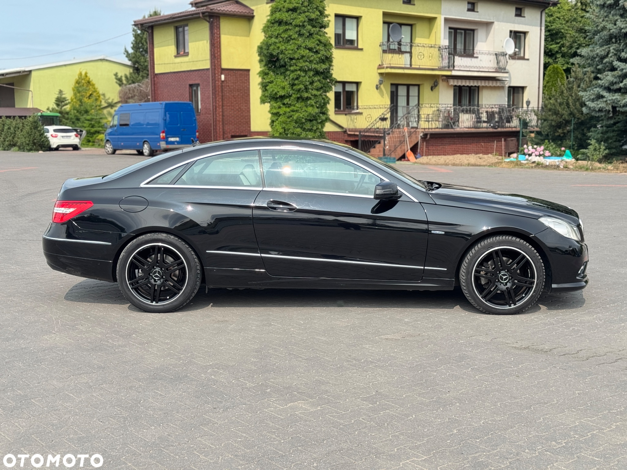 Mercedes-Benz Klasa E 220 CDI DPF Coupe BlueEFFICIENCY Automatik Avantgarde - 7