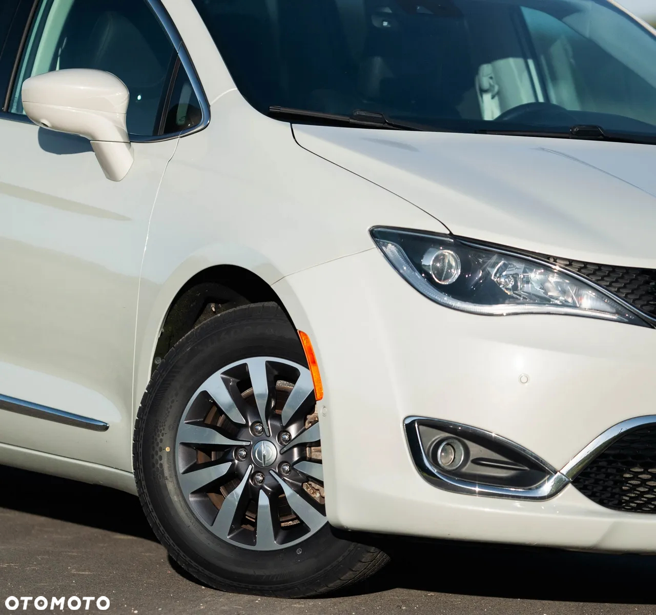 Chrysler Pacifica - 7