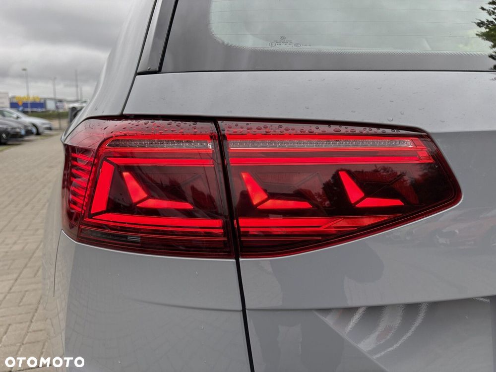 Volkswagen Passat - 36