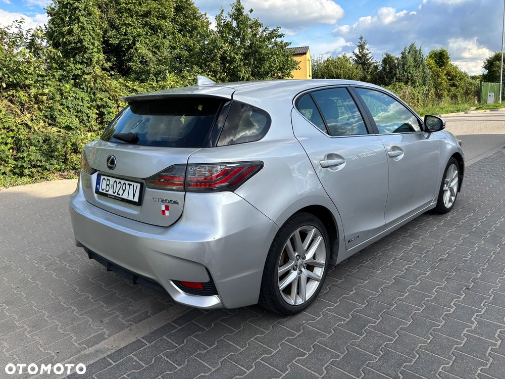 Lexus CT 200h Prestige - 4