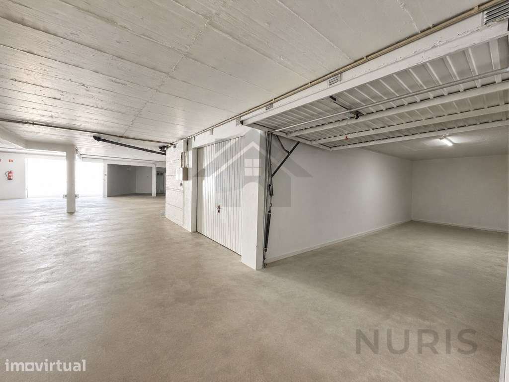 Espaço de Garagem BOX Para Arrendamento na Bemposta, Portimão - Grande imagem: 2/13