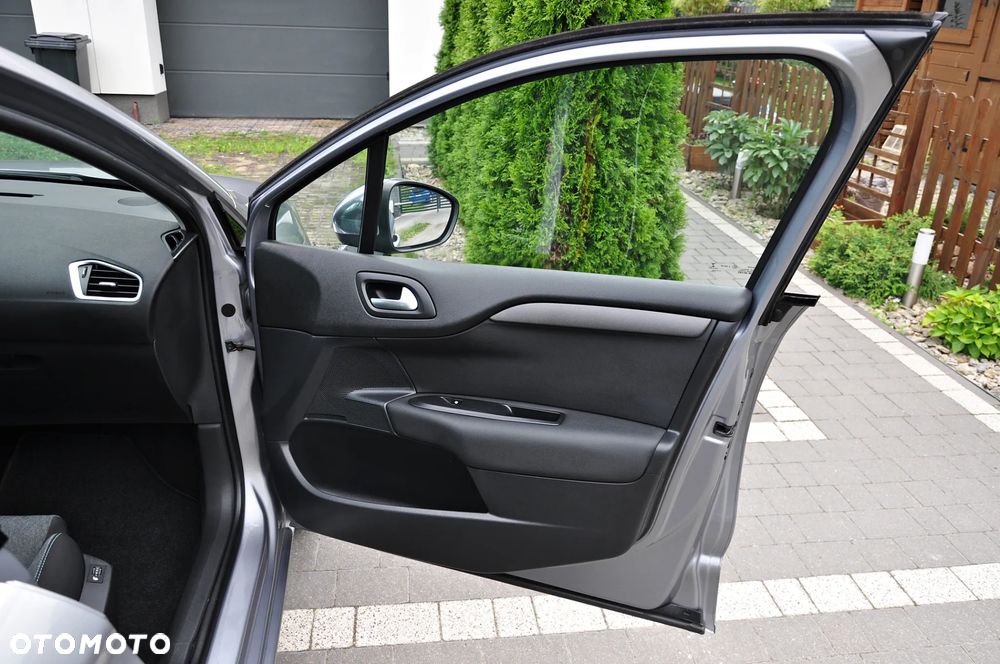 Citroën C4 1.2 e-THP Exclusive - 26
