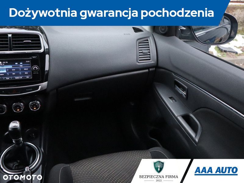 Mitsubishi ASX - 10