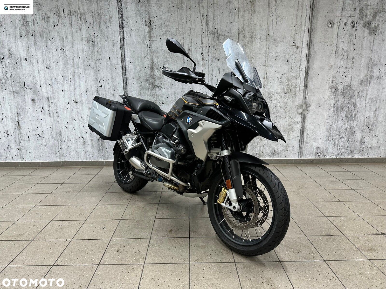 BMW R - 1