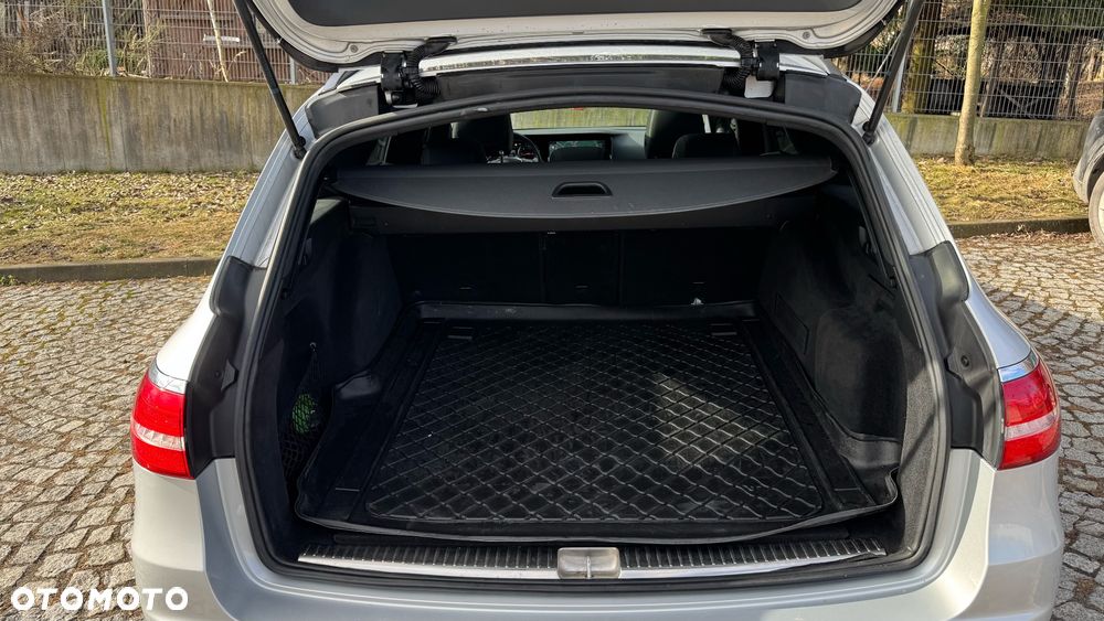 Mercedes-Benz Klasa E 220 d 9G-TRONIC - 22