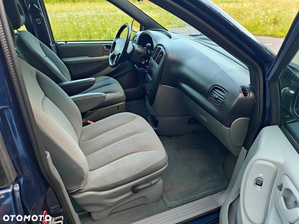 Chrysler Grand Voyager - 27