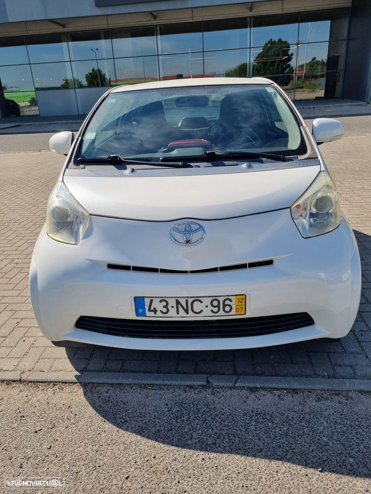 Toyota iQ - 1