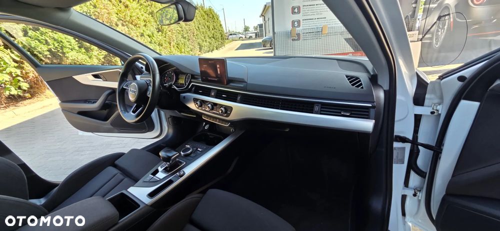 Audi A4 Avant 40 TFSI S tronic - 39