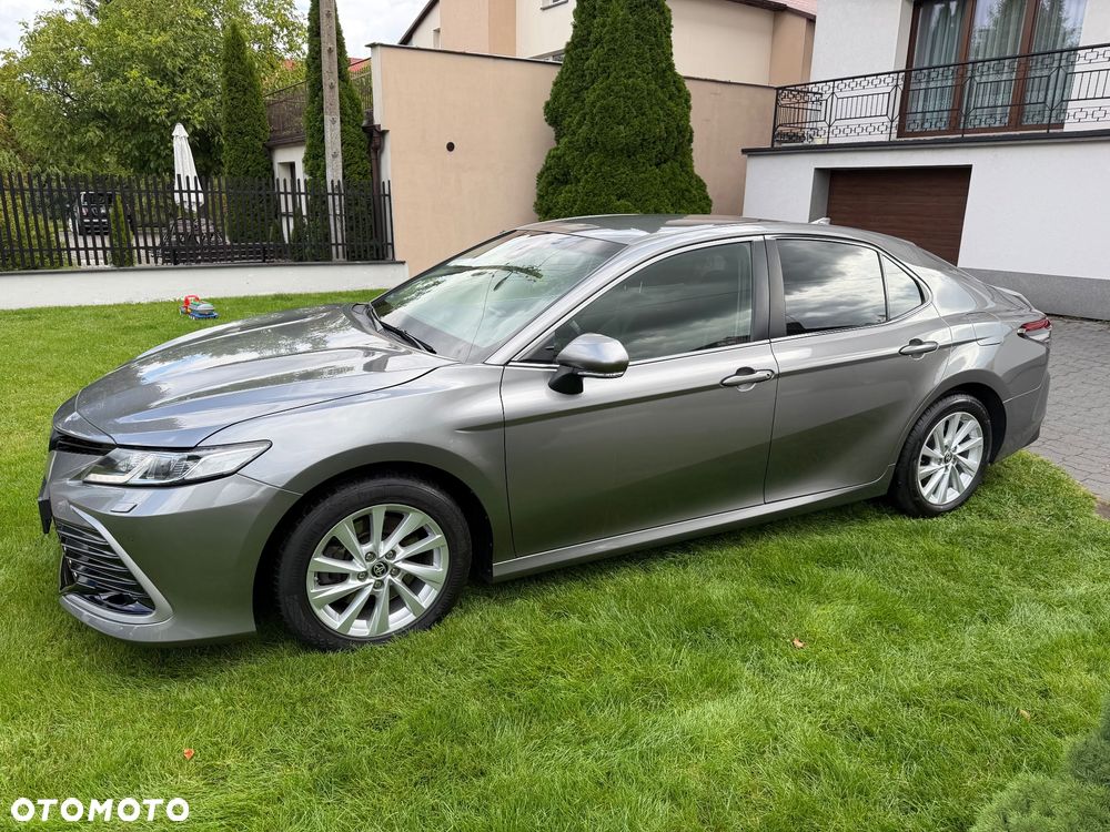 Toyota Camry - 5