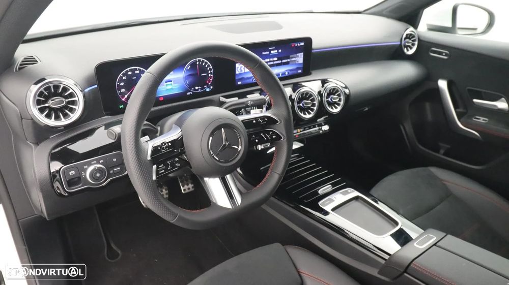 Mercedes-Benz A 250 e - 24