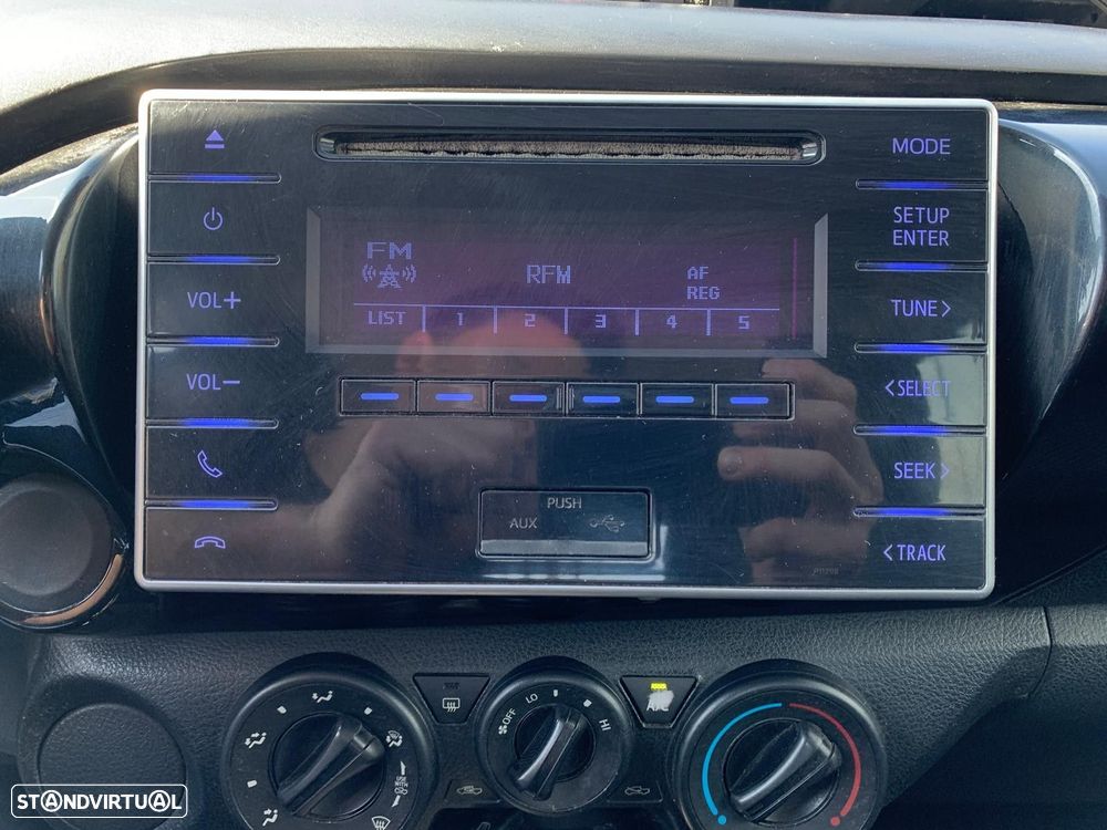 Toyota Hilux 2.4 D-4D 2WD CD - 18